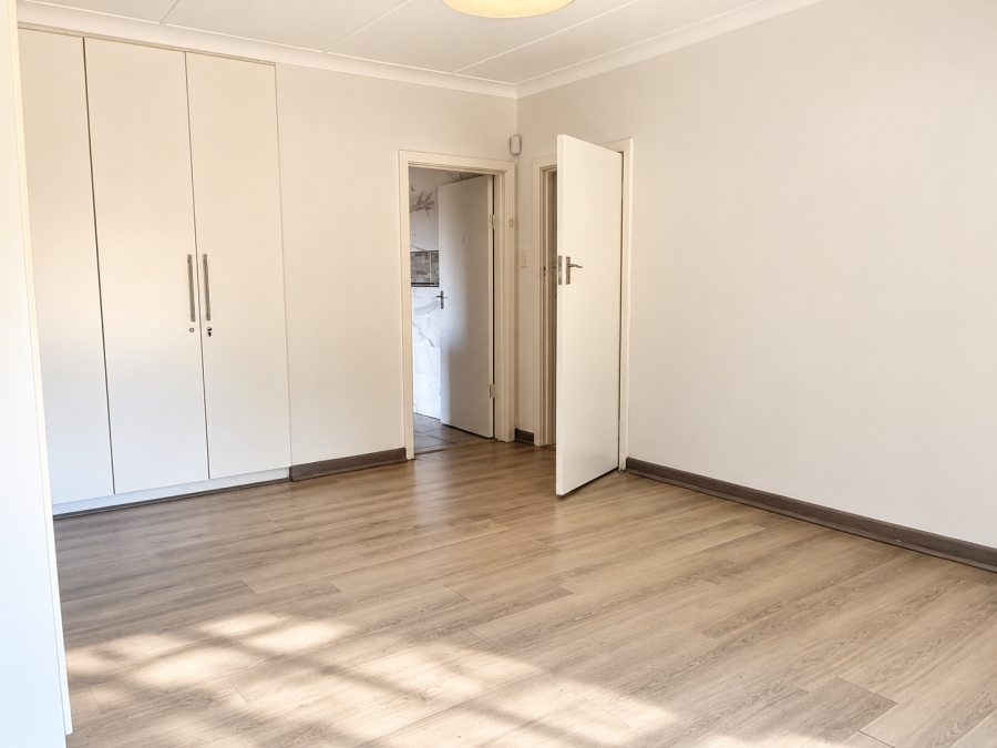 To Let 4 Bedroom Property for Rent in Beacon Bay Eastern Cape